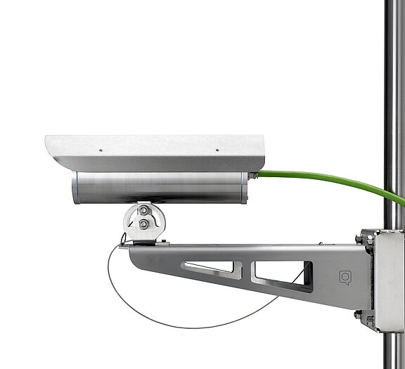 ExCam XF P1377: side view with weathershield
