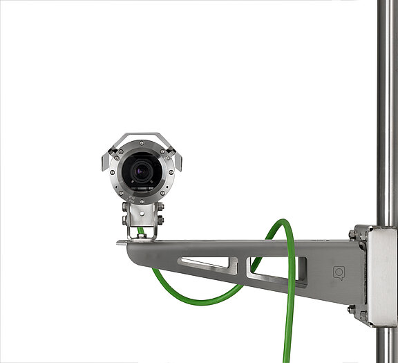 ExCam XF P1377: front view with weathershield
