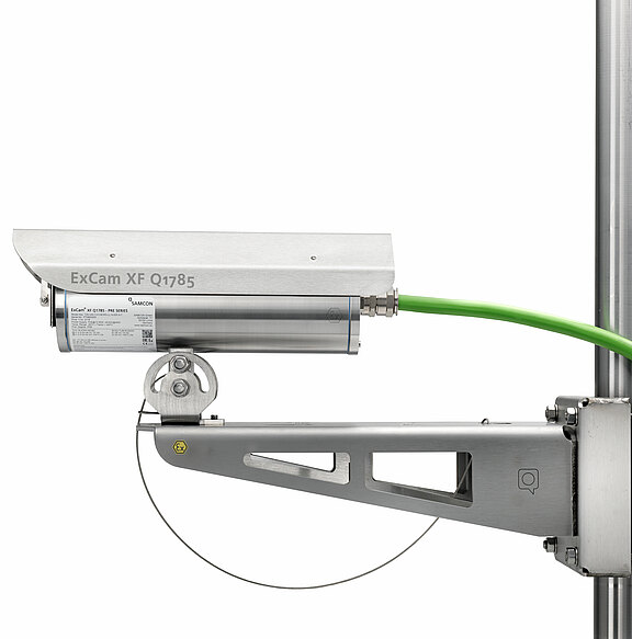 ExCam XF Q1785: side view